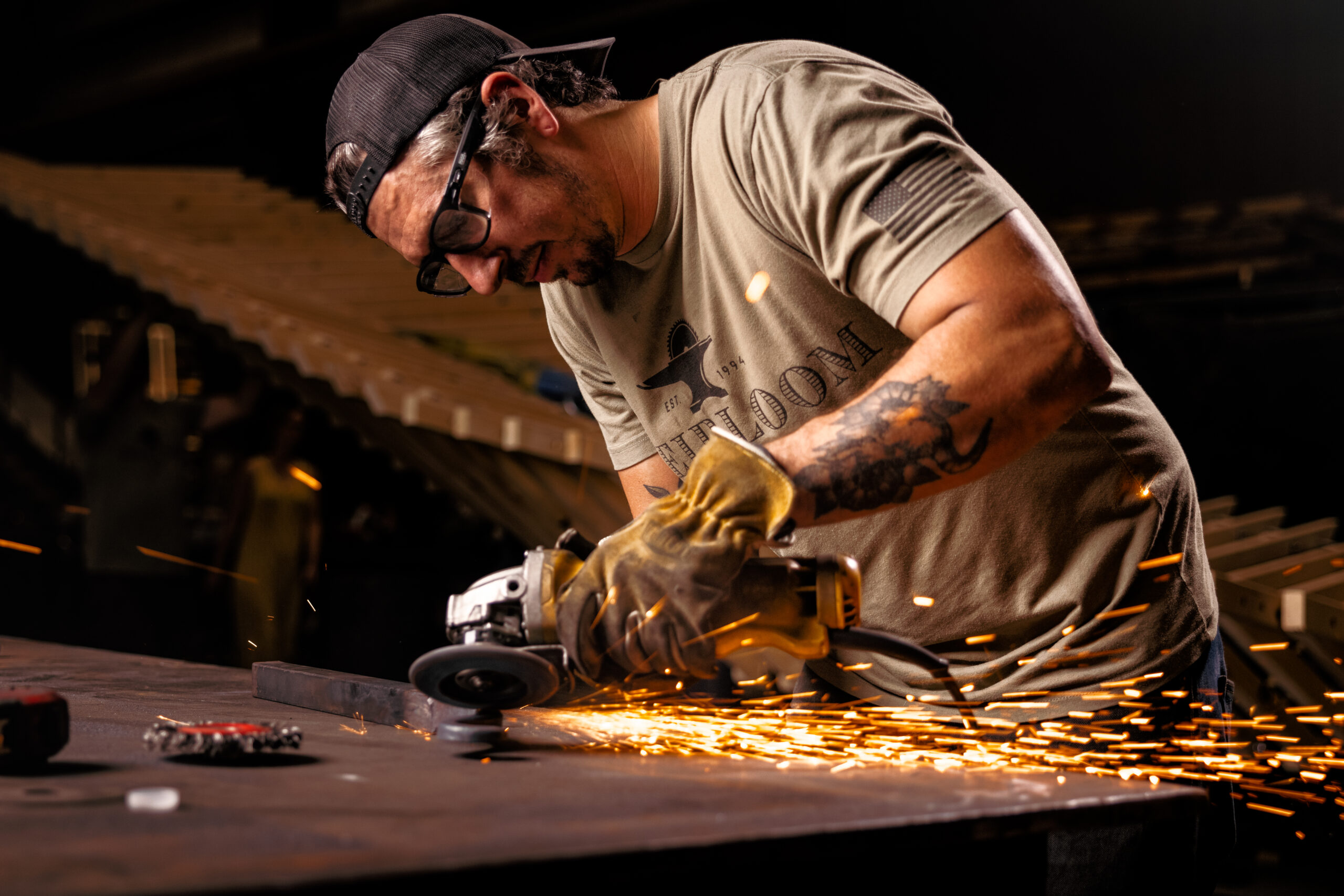 Grinding a metal edge
